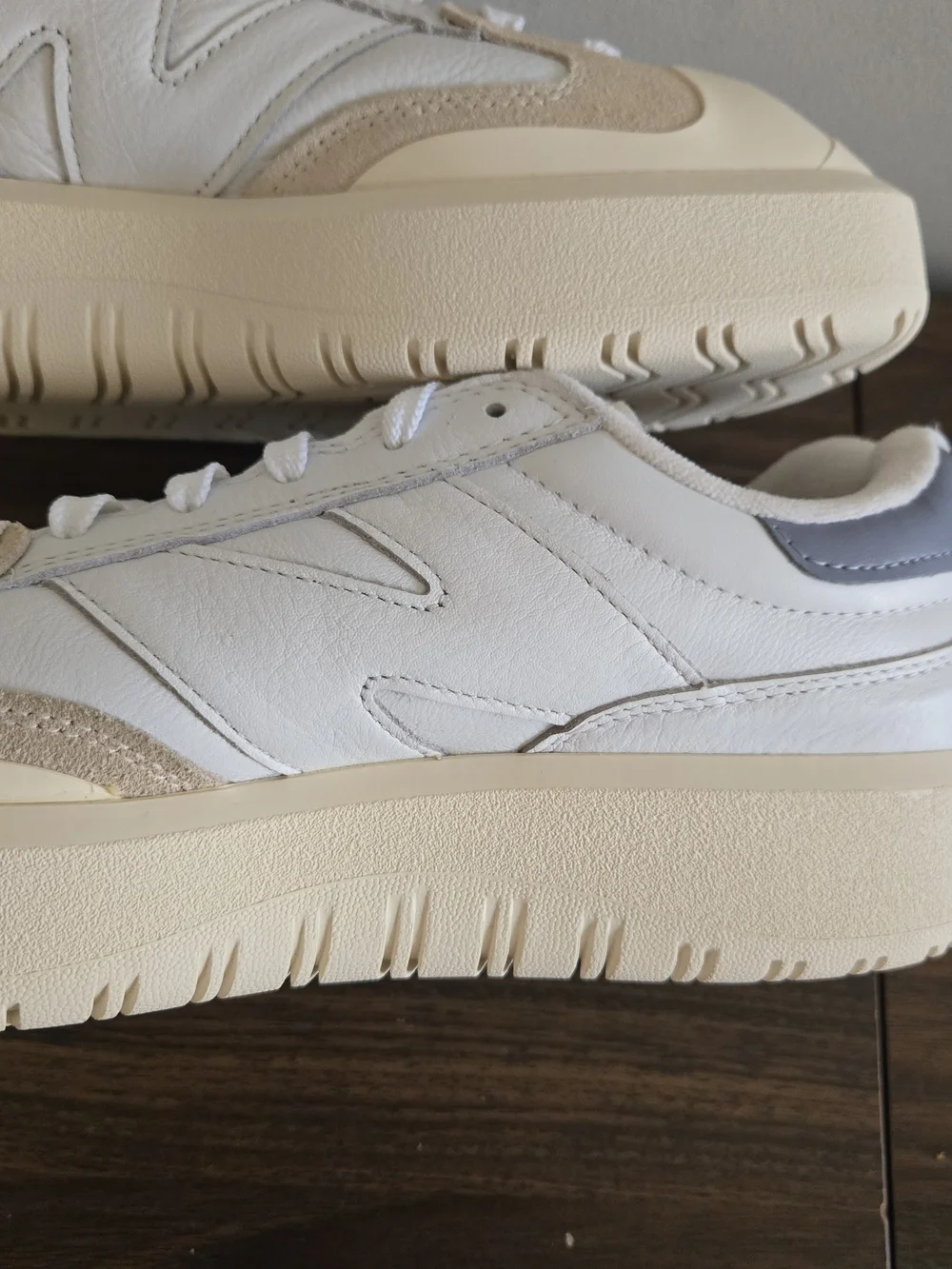 New Balance CT302 Shoes Mens Size 10 White Grey Comfort Athletic